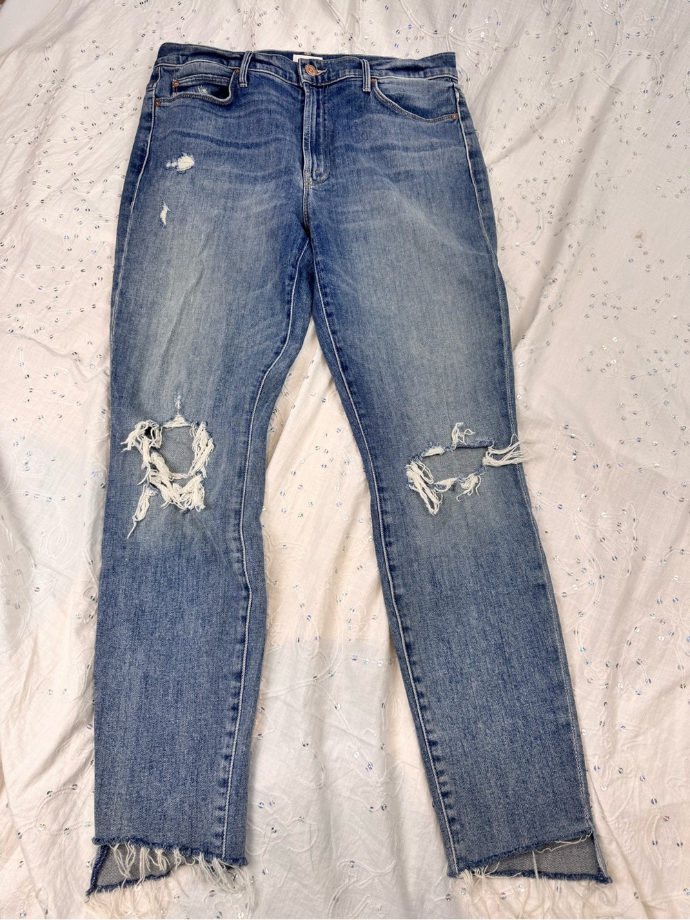 MOTHER “The Stunner Ankle- Step Fray” in Helter Skelter Blue Size 31
